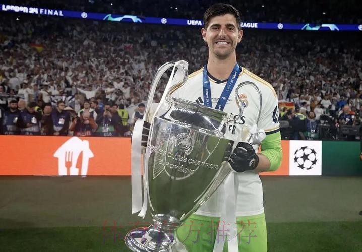 库尔图瓦:为皇马出战第一百场西甲联赛是巨大荣誉 库尔图瓦:为皇马出战第一百场西甲联赛是巨大荣誉